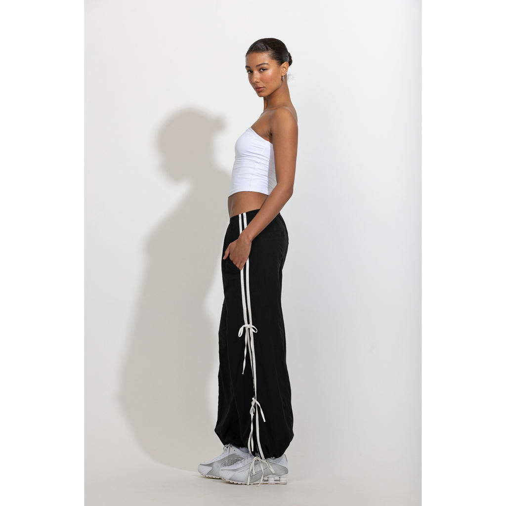 ON Court Track Pants ブラック/ホワイト　入手困難モデル Side Slit Track Pants - Black