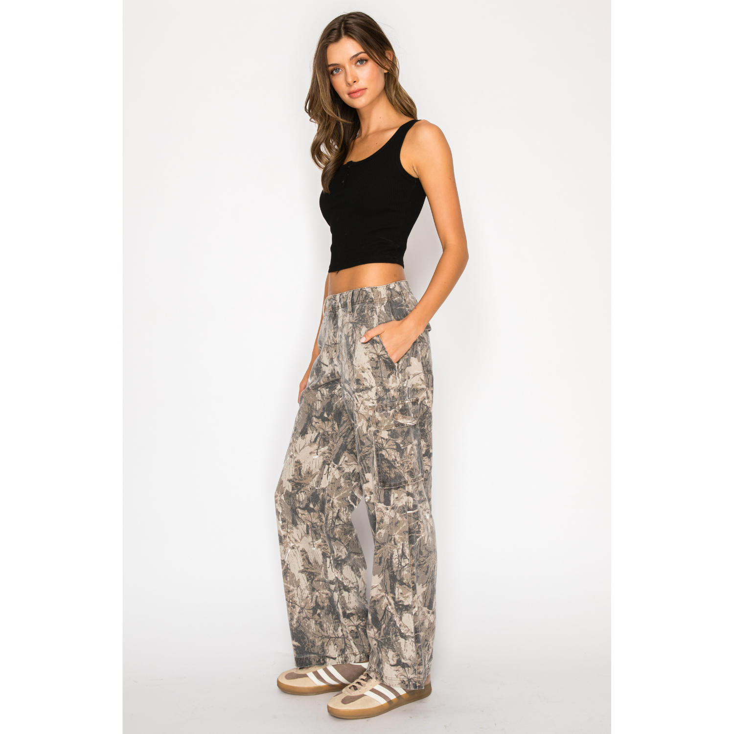 Printed Low Rise Wide Leg Cargo Pants